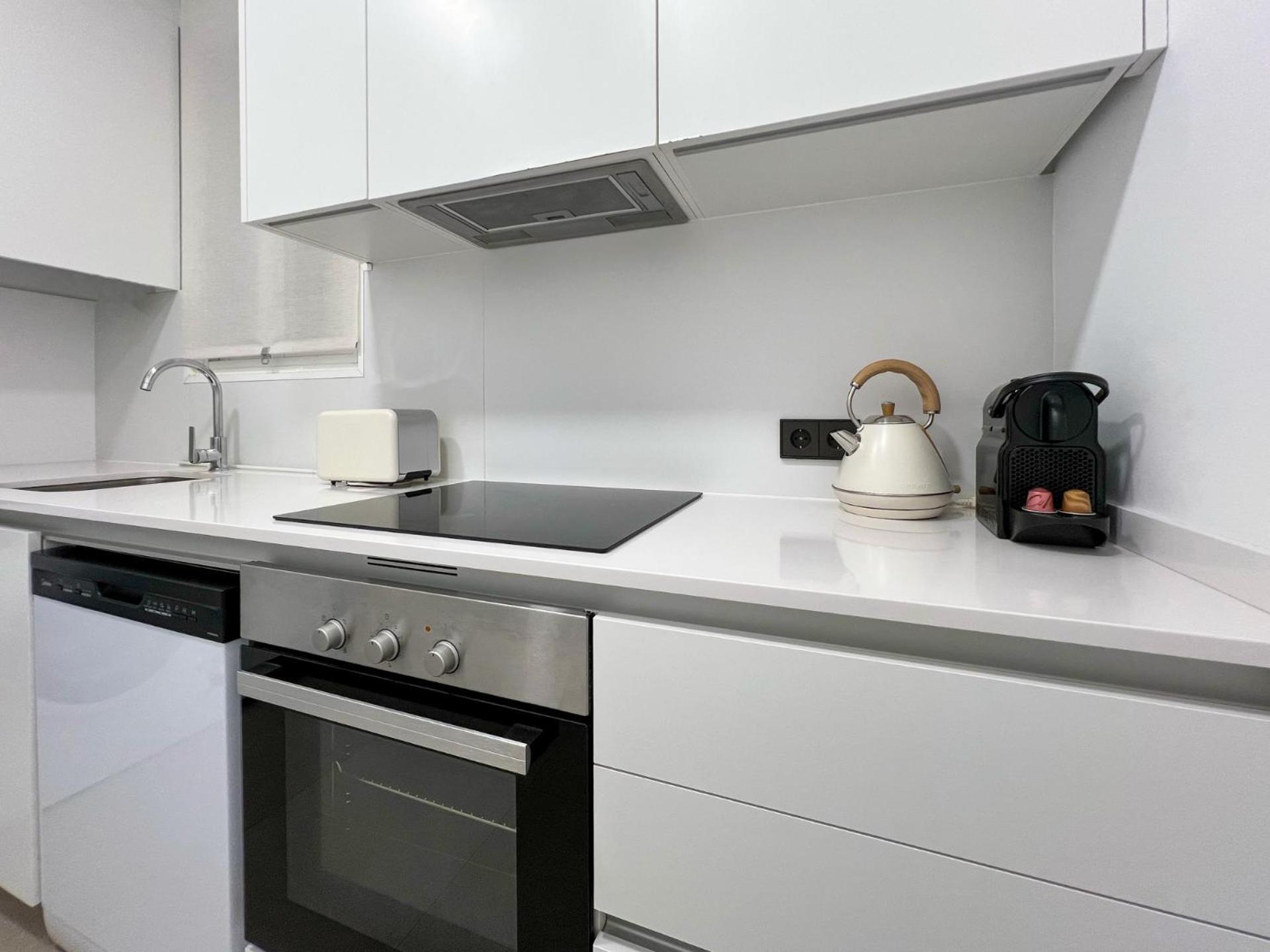 Stay U-Nique Apartments Balmes III — Photos 2